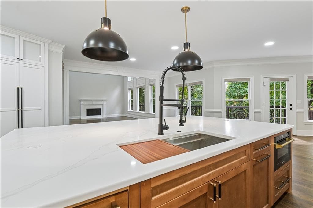 5 bedroom, 5 bathroom, 6,833 sq ft single family residence for sale at 2745 Kensington Court, Cumming, GA 30041 — photo 9