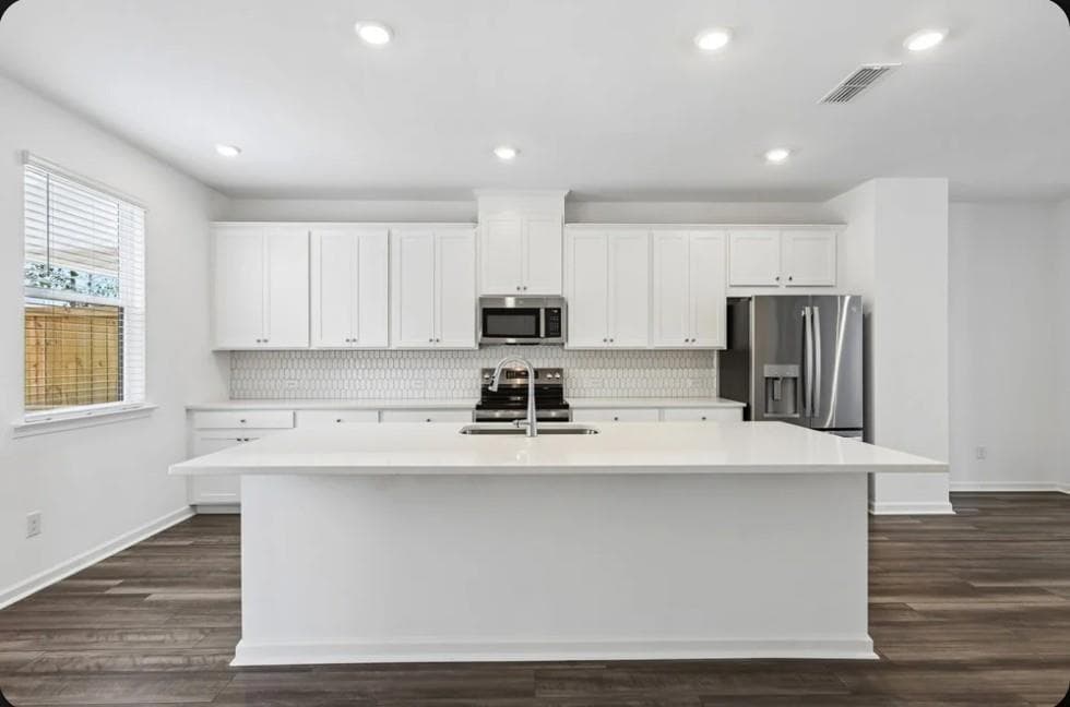 4 bedroom, 4 bathroom, 2,359 sq ft townhouse for sale at 627 Oak Bluff Drive, Cumming, GA 30040 — photo 2