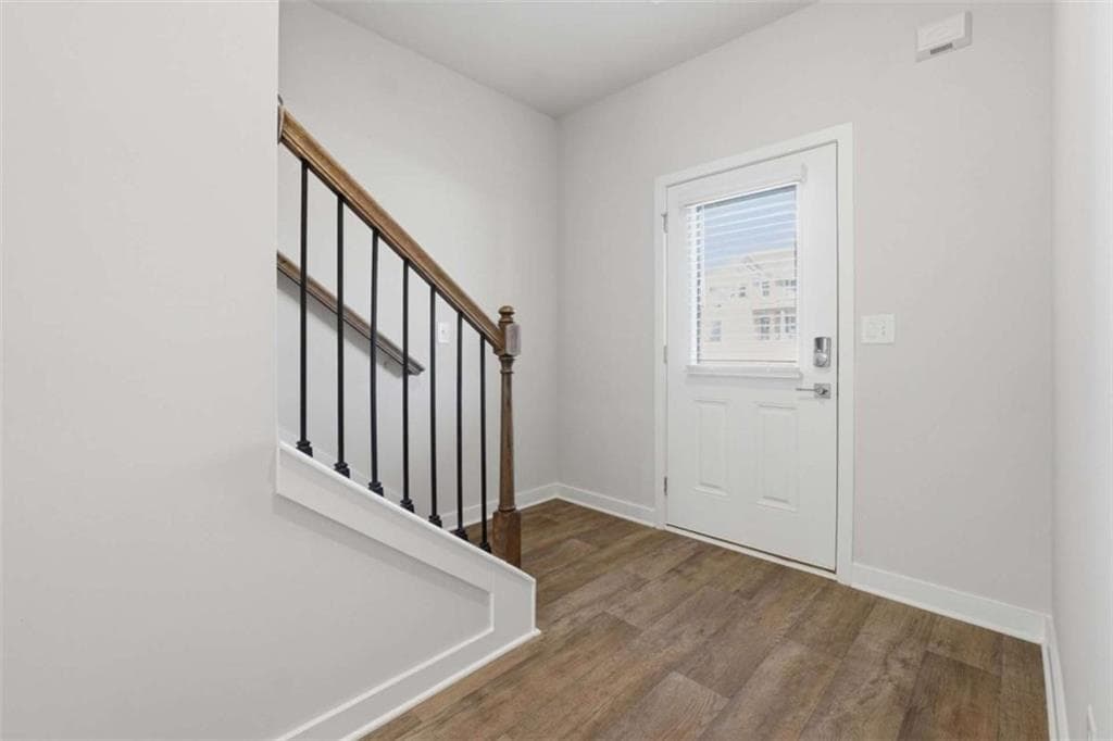 4 bedroom, 4 bathroom, 2,850 sq ft single family residence under contract at 237 Fern Dale Drive, Fairburn, GA 30213 — photo 2