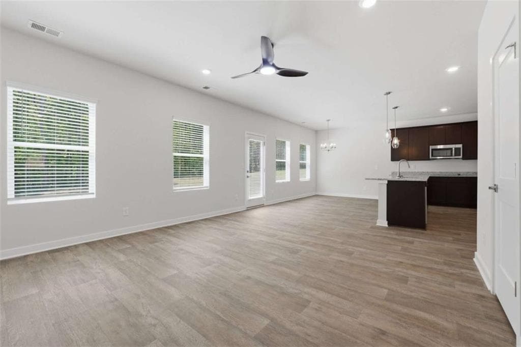 4 bedroom, 4 bathroom, 2,850 sq ft single family residence under contract at 237 Fern Dale Drive, Fairburn, GA 30213 — photo 3