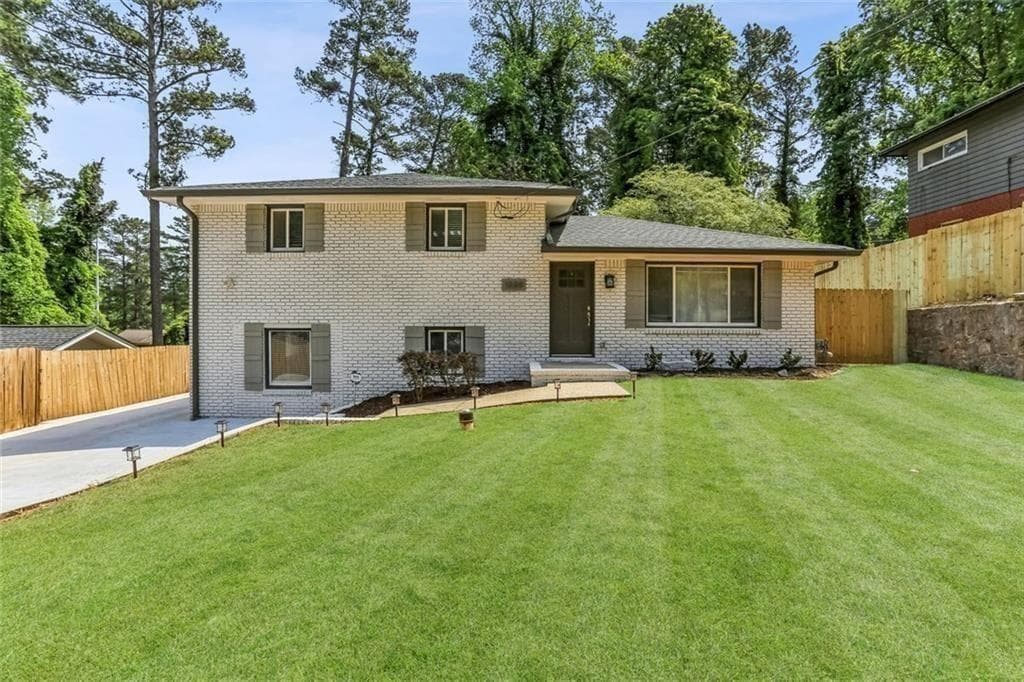 4 bedroom, 2 bathroom, 1,800 sq ft single family residence for sale at 1888 La Mesa, Decatur, GA 30032 — photo 4