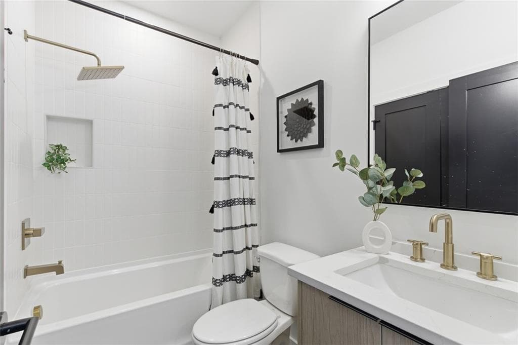 4 bedroom, 4 bathroom, 1,818 sq ft condominium for sale at 1501 Lavista Road 1190, Atlanta, GA 30329 — photo 4