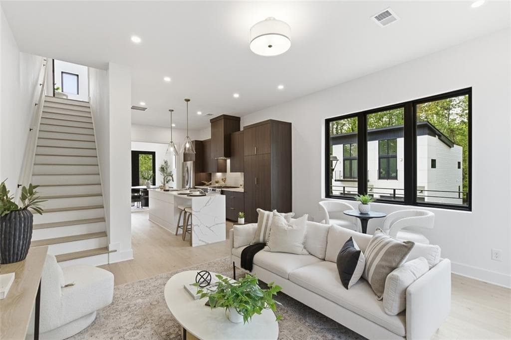 4 bedroom, 4 bathroom, 1,818 sq ft condominium for sale at 1501 Lavista Road 1190, Atlanta, GA 30329 — photo 10