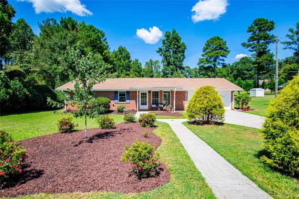 3 bedroom, 2 bathroom, 1,305 sq ft single family residence for sale at 95 E Barbara Lane, Carrollton, GA 30117