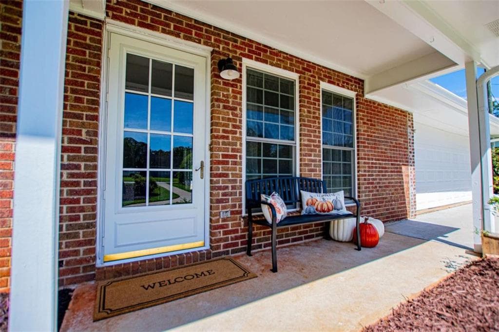 3 bedroom, 2 bathroom, 1,305 sq ft single family residence for sale at 95 E Barbara Lane, Carrollton, GA 30117 — photo 8