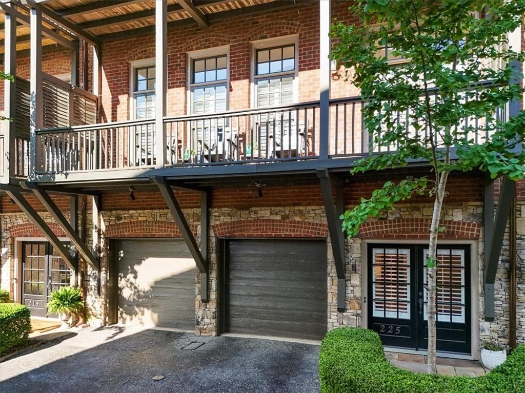 3 bedroom, 4 bathroom, 3,200 sq ft townhouse for sale at 225 Founders Mill Court, Roswell, GA 30075 — photo 4
