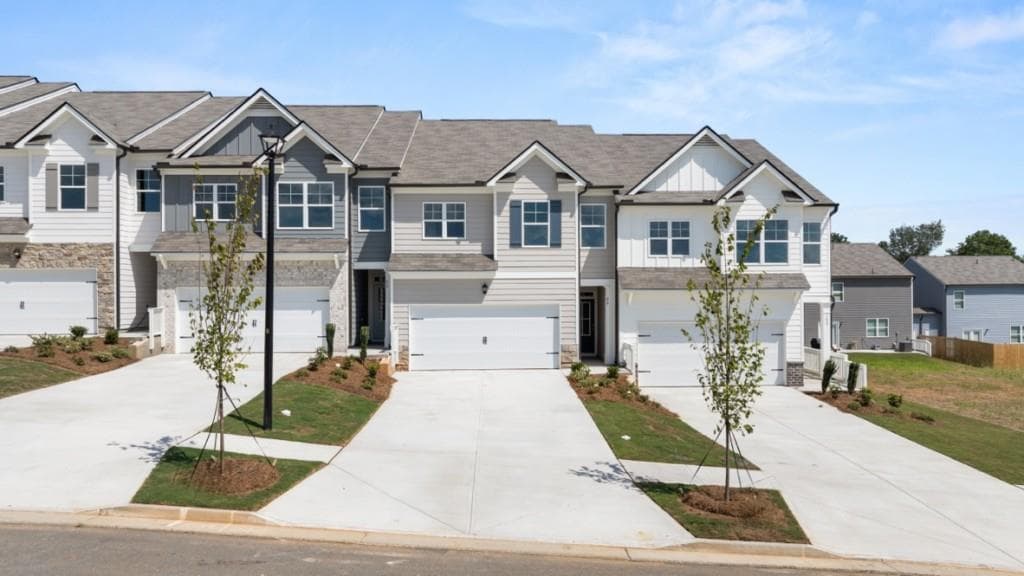 3 bedroom, 3 bathroom, 1,877 sq ft townhouse for sale at 99 Pepperbush Way, Jasper, GA 30143