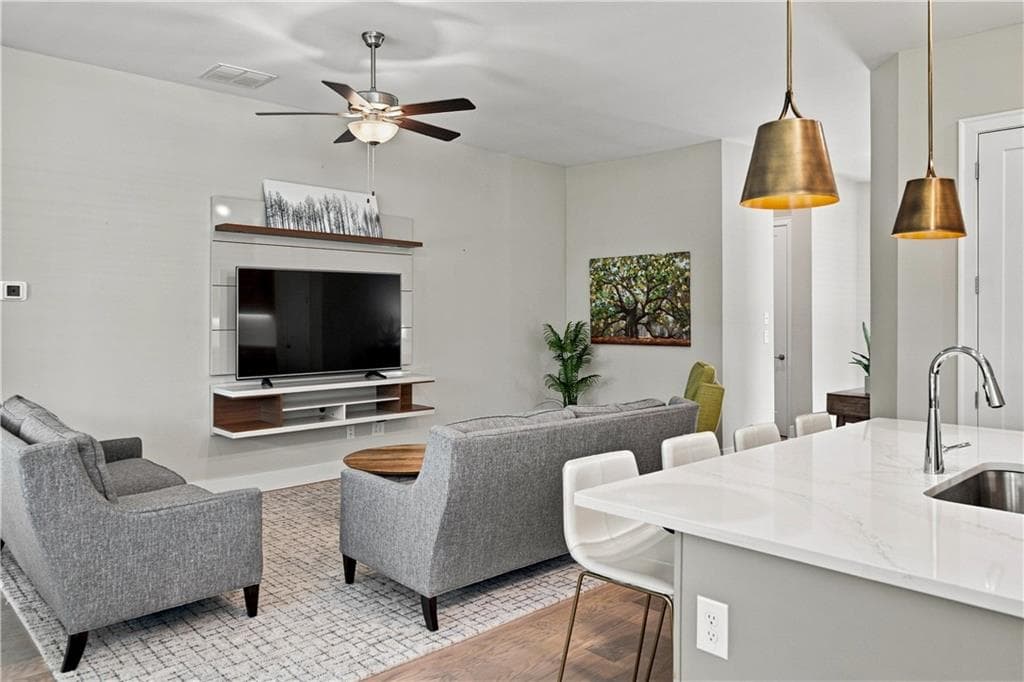 2 bedroom, 2 bathroom, 1,730 sq ft single family residence for sale at 6799 Welcome Road, Flowery Branch, GA 30542 — photo 7