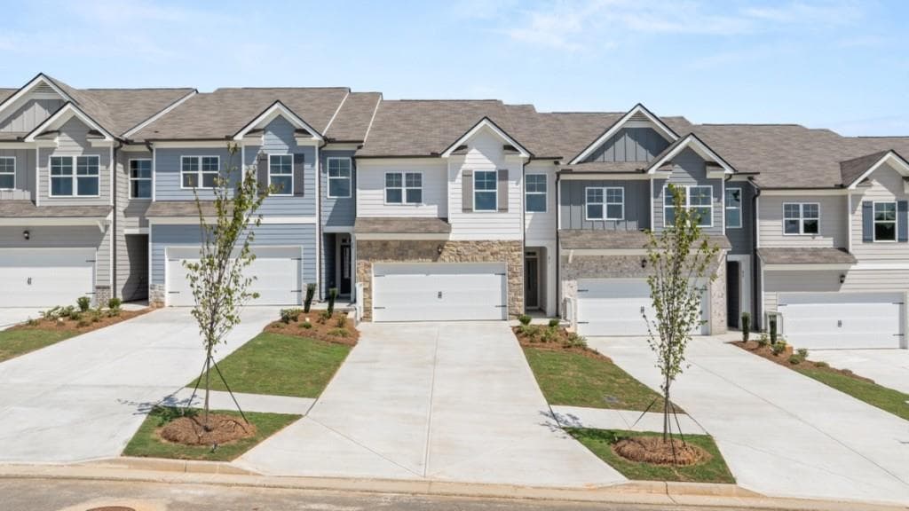 3 bedroom, 3 bathroom, 1,877 sq ft townhouse for sale at 91 Pepperbush Way, Jasper, GA 30143