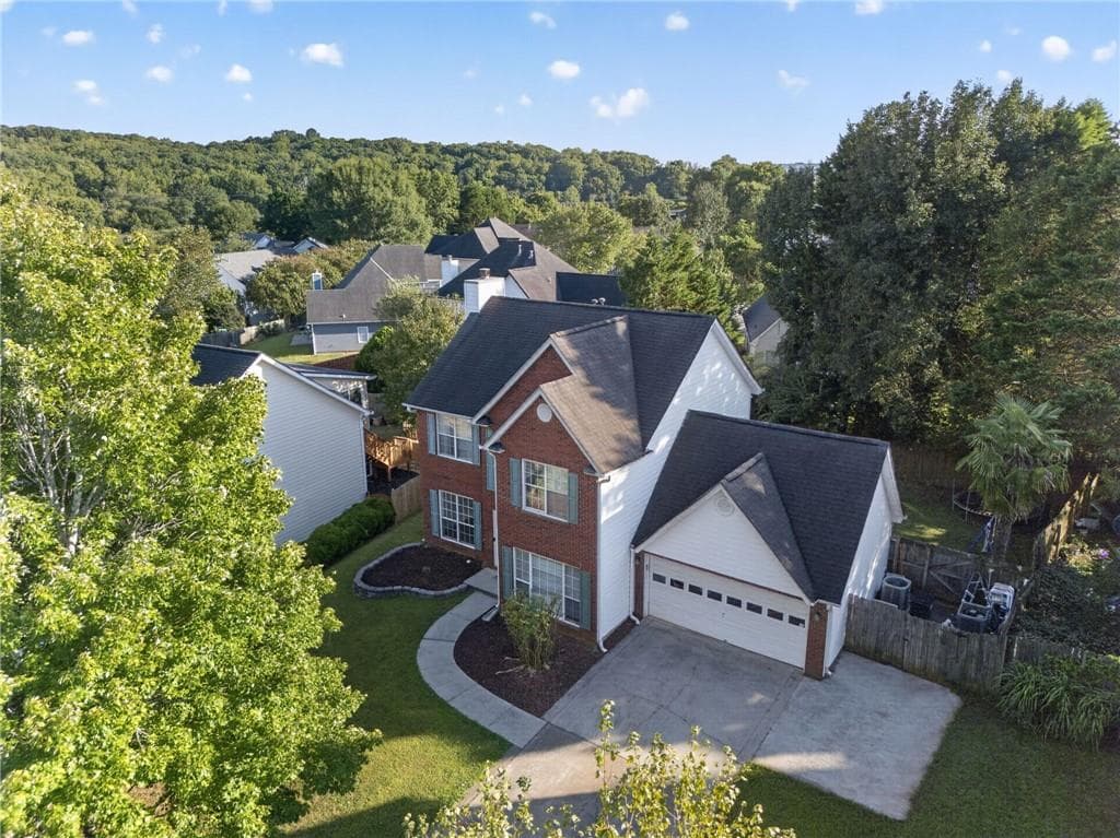 3 bedroom, 3 bathroom, 1,802 sq ft single family residence for sale at 915 Charter Club Dr, Lawrenceville, GA 30043 — photo 2