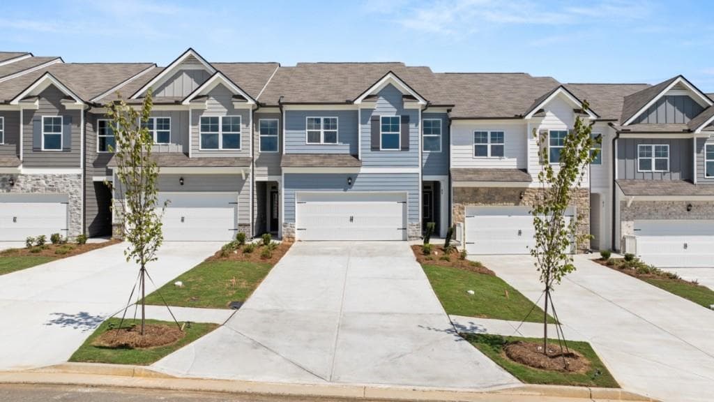 3 bedroom, 3 bathroom, 1,877 sq ft townhouse for sale at 85 Pepperbush Way, Jasper, GA 30143