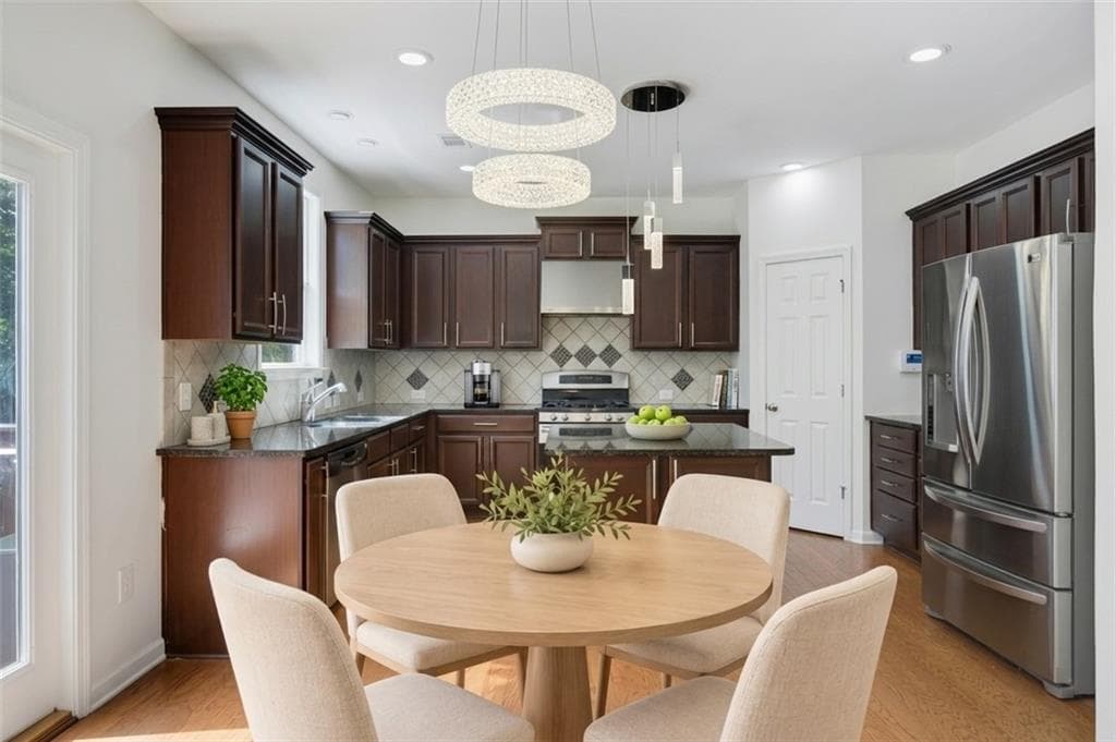 6 bedroom, 4 bathroom, 4,014 sq ft single family residence for sale at 720 Yasha Court, Alpharetta, GA 30005 — photo 8