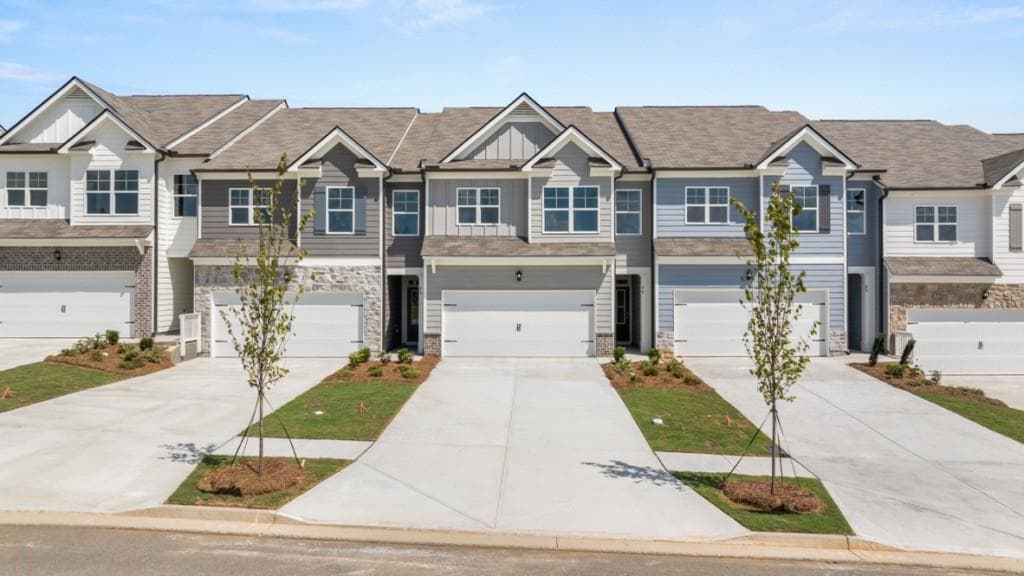 3 bedroom, 3 bathroom, 1,877 sq ft townhouse for sale at 79 Pepperbush Way, Jasper, GA 30143