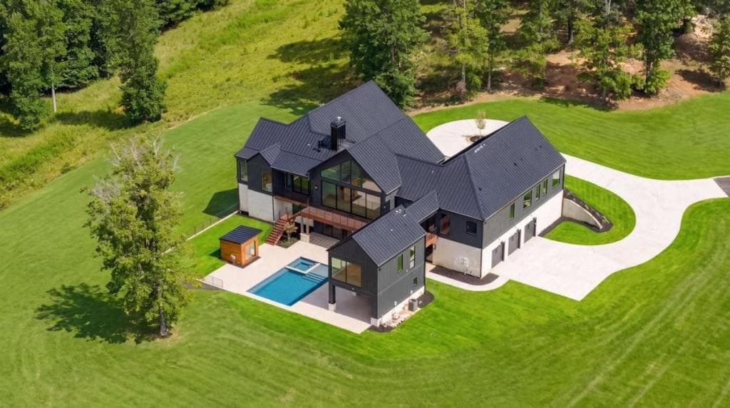6 bedroom, 10 bathroom, 8,413 sq ft single family residence for sale at 198 Big View Trail, Mineral Bluff, GA 30559 — photo 4