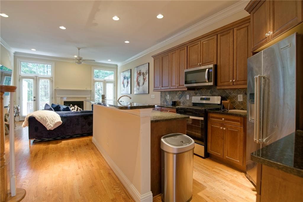 3 bedroom, 4 bathroom, 2,302 sq ft condominium for rent at 2665 Rivers Edge Drive, Atlanta, GA 30324 for $3,300 a month — photo 5