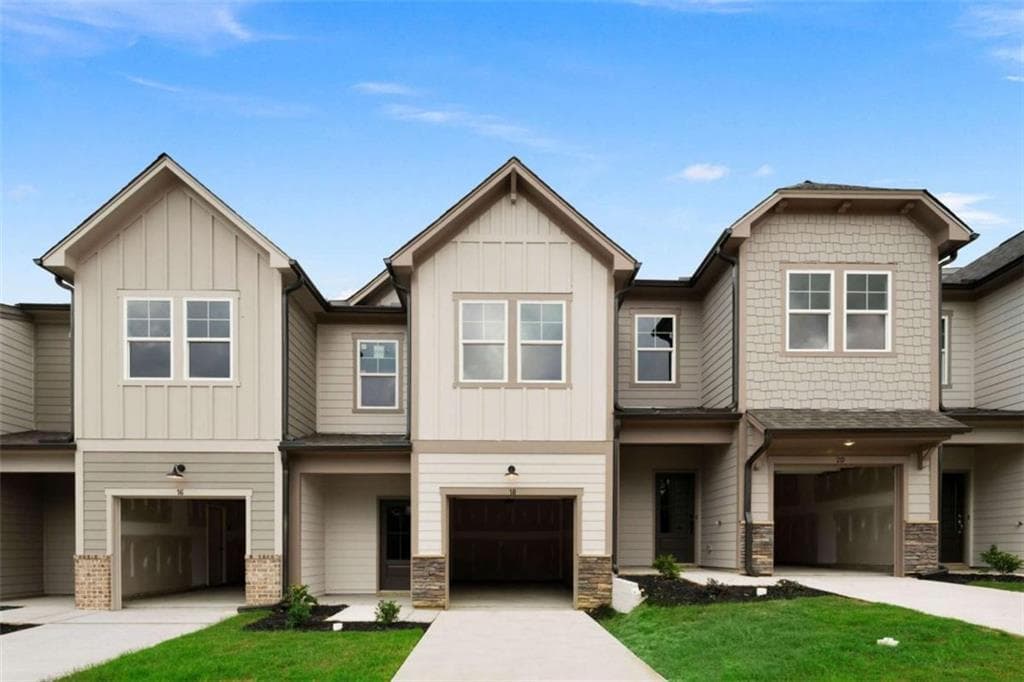 3 bedroom, 3 bathroom, 1,572 sq ft townhouse for sale at 18 Magnolia Boulevard, Cedartown, GA 30125