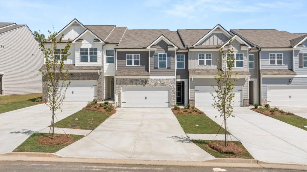 3 bedroom, 3 bathroom, 1,877 sq ft townhouse for sale at 75 Pepperbush Way, Jasper, GA 30143