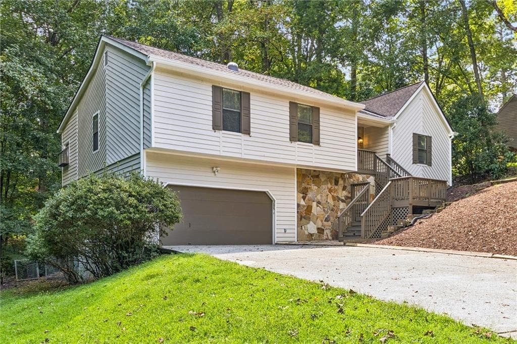 3 bedroom, 2 bathroom, 1,812 sq ft single family residence under contract at 4656 Saybrook Court, Peachtree Corners, GA 30096 — photo 6