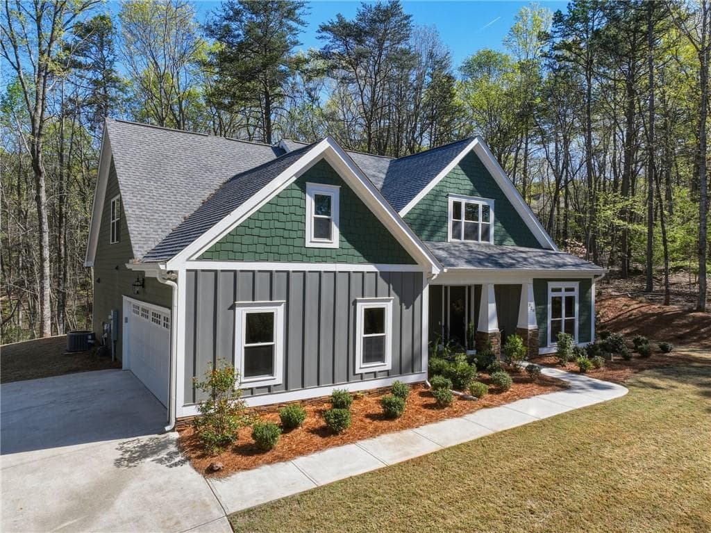 4 bedroom, 3 bathroom, 3,037 sq ft single family residence for sale at 320 Fern Park Drive, Dawsonville, GA 30534