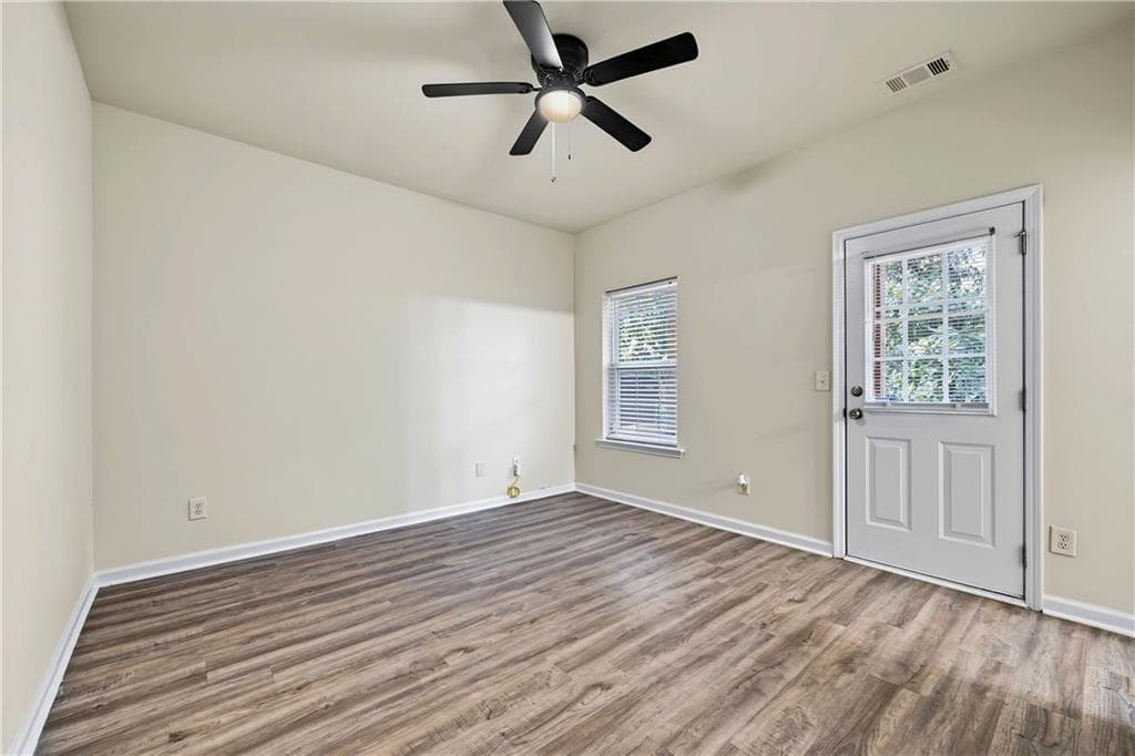 3 bedroom, 4 bathroom, 1,796 sq ft townhouse for sale at 3647 Utoy Drive, South Fulton, GA 30331 — photo 3