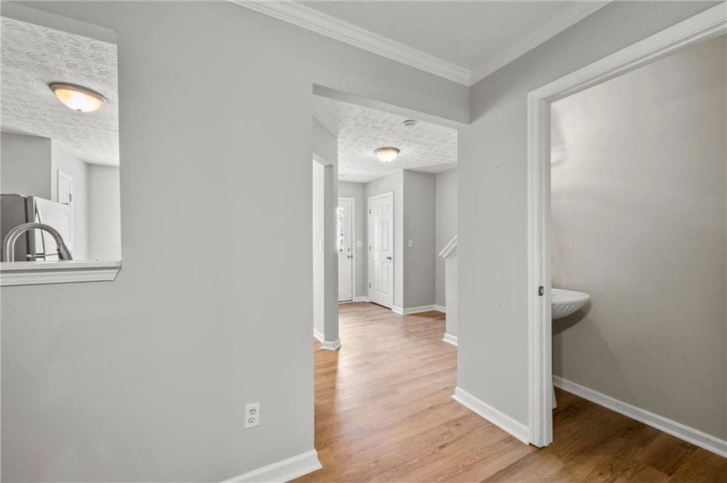 3 bedroom, 3 bathroom, 1,400 sq ft townhouse under contract at 2754 Valley Green Drive, Gainesville, GA 30504 — photo 3