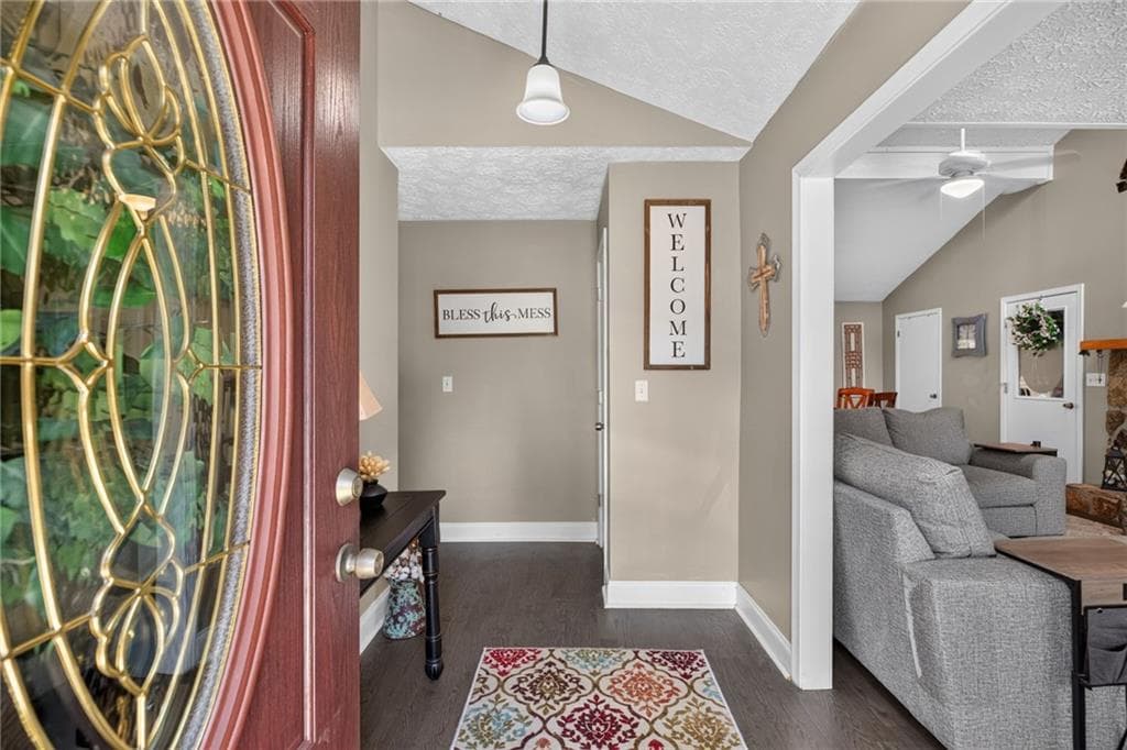3 bedroom, 2 bathroom, 1,381 sq ft single family residence for sale at 6164 Pinedale Lane, Douglasville, GA 30135 — photo 2