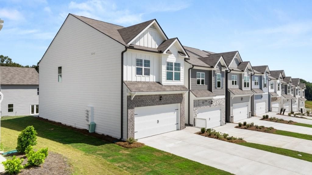 4 bedroom, 3 bathroom, 1,877 sq ft townhouse for sale at 69 Pepperbush Way, Jasper, GA 30143 — photo 2