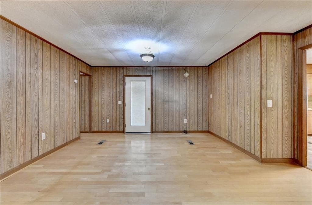 2 bedroom, 2 bathroom, 1,550 sq ft single family residence for sale at 920 Hester Drive, Cumming, GA 30028 — photo 9