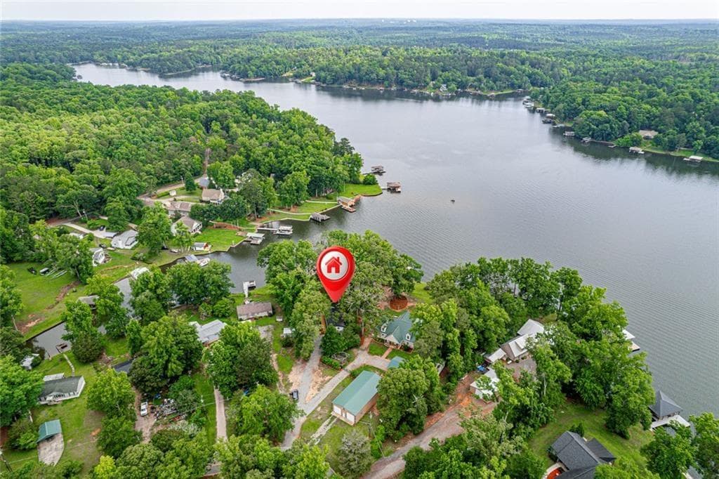 3 bedroom, 2 bathroom, 1,500 sq ft single family residence for sale at 233 Lakeshore Drive, Eatonton, GA 31024 — photo 2
