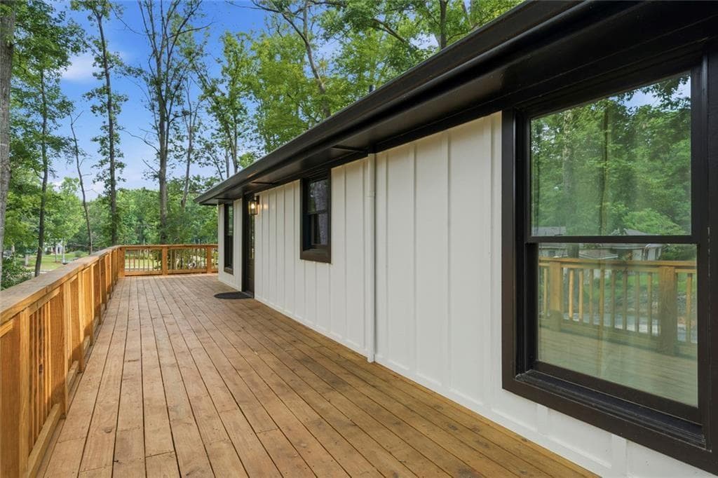 3 bedroom, 2 bathroom, 1,500 sq ft single family residence for sale at 233 Lakeshore Drive, Eatonton, GA 31024 — photo 6