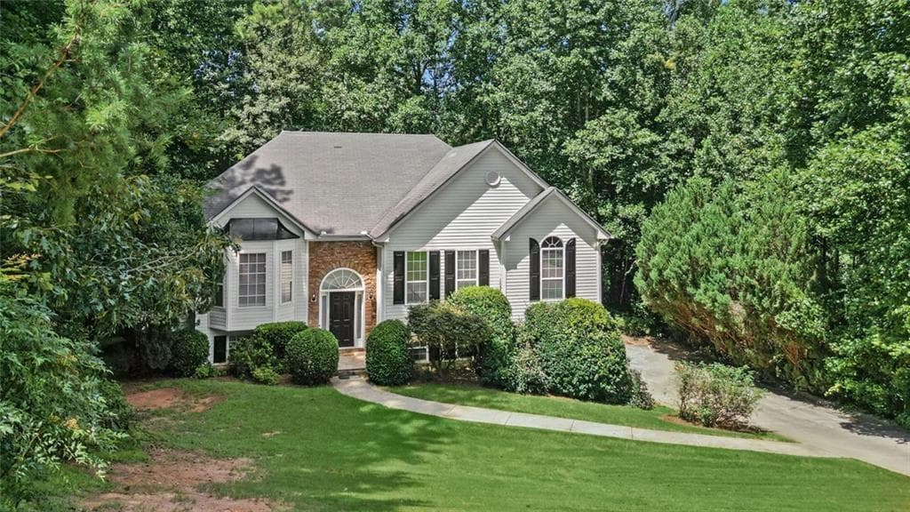 4 bedroom, 3 bathroom, 2,628 sq ft single family residence for sale at 6225 Brook Hollow Creek Drive, Cumming, GA 30028 — photo 4