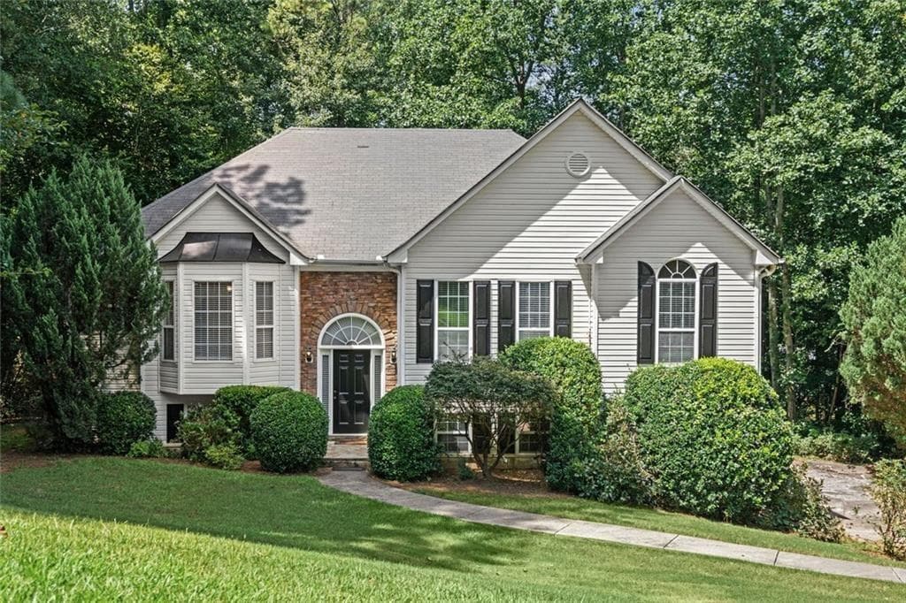4 bedroom, 3 bathroom, 2,628 sq ft single family residence for sale at 6225 Brook Hollow Creek Drive, Cumming, GA 30028 — photo 5