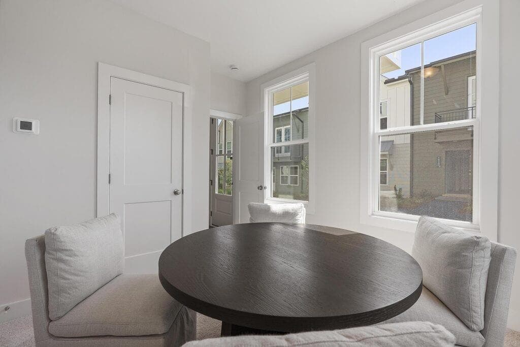 2 bedroom, 2 bathroom, 1,070 sq ft townhouse under contract at 498 Burroughs St 323, Atlanta, GA 30315 — photo 4