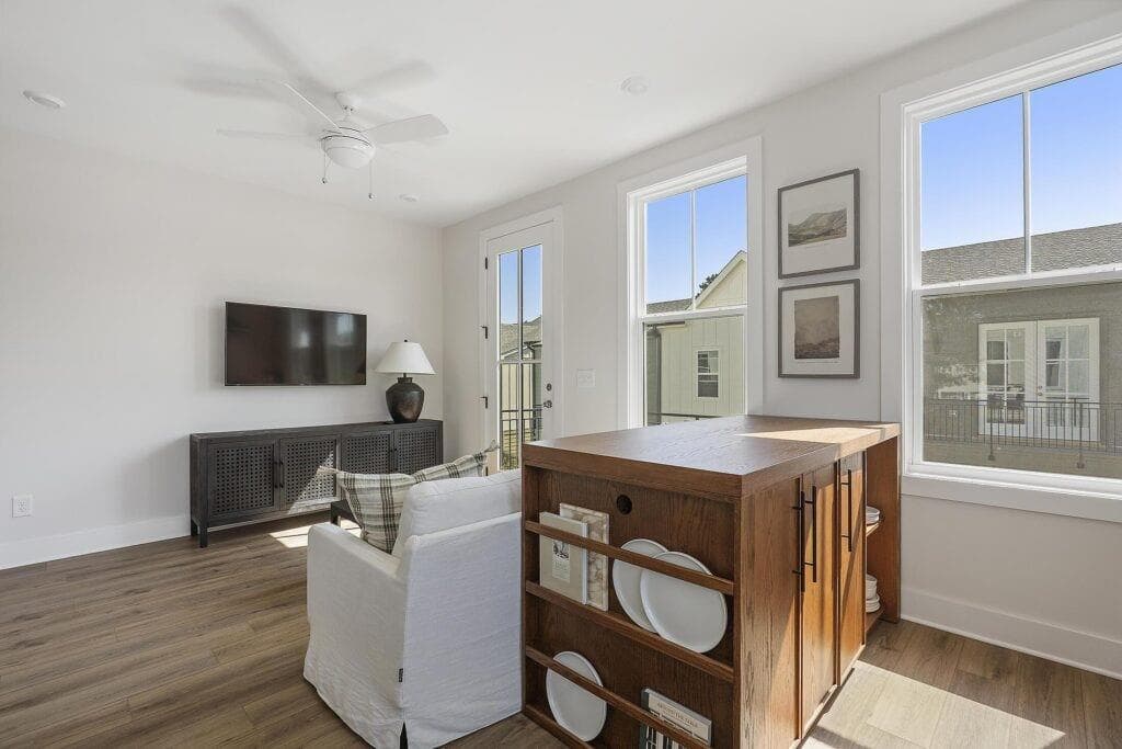2 bedroom, 2 bathroom, 1,070 sq ft townhouse under contract at 498 Burroughs St 323, Atlanta, GA 30315 — photo 6