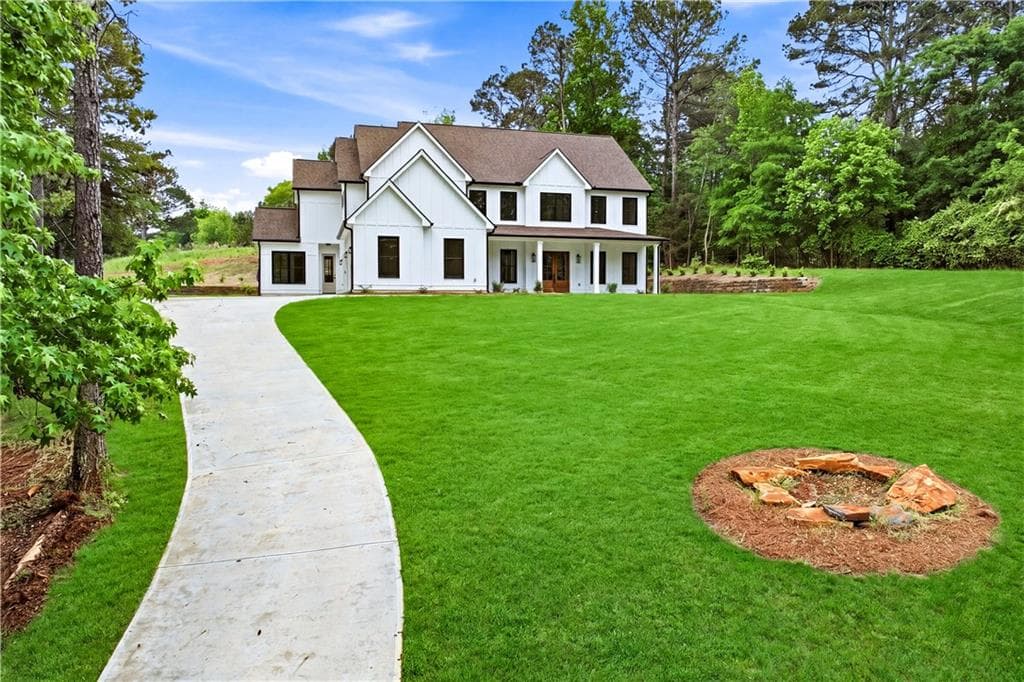5 bedroom, 5 bathroom, 4,219 sq ft single family residence for sale at 426 Stock Gap Road, Monroe, GA 30656 — photo 2