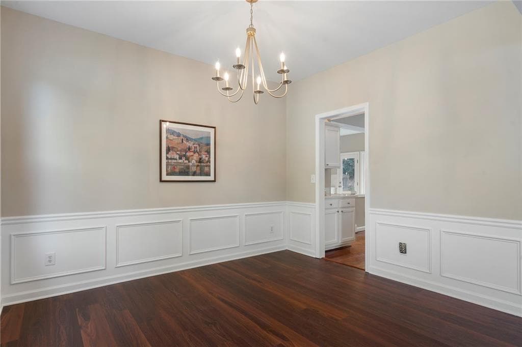 4 bedroom, 3 bathroom, 2,417 sq ft single family residence for sale at 2420 Greyhurst Way, Smyrna, GA 30082 — photo 10