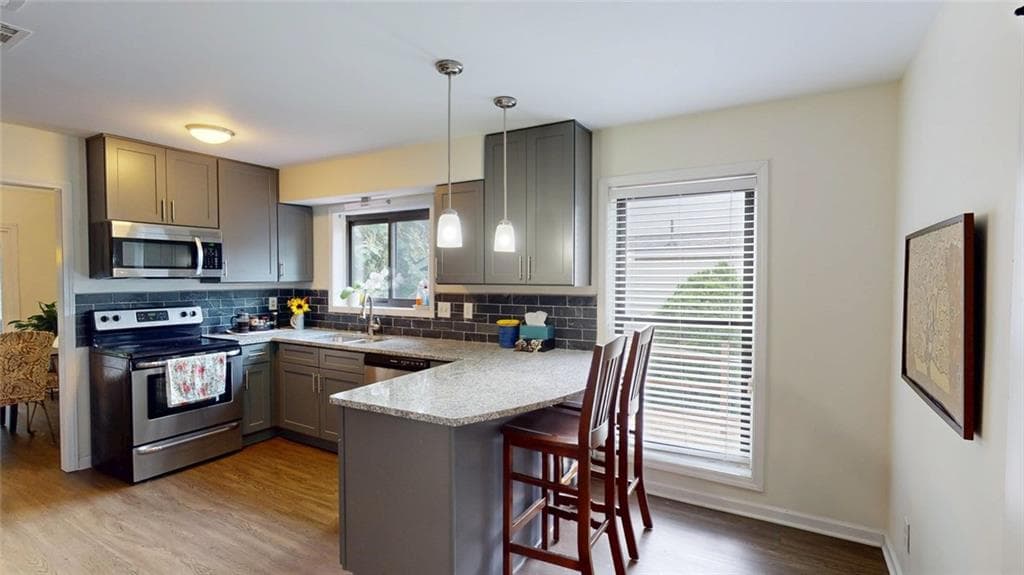 3 bedroom, 3 bathroom, 2,131 sq ft condominium for sale at 6176 Brookwood Road, Peachtree Corners, GA 30092 — photo 3