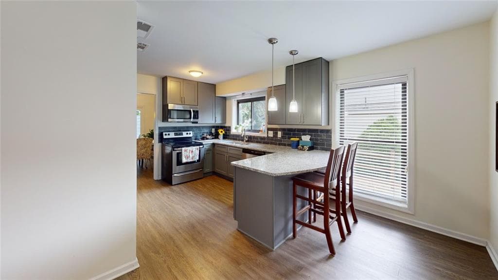 3 bedroom, 3 bathroom, 2,131 sq ft condominium for sale at 6176 Brookwood Road, Peachtree Corners, GA 30092 — photo 4
