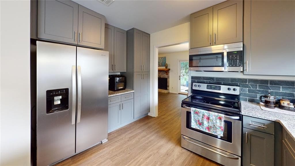 3 bedroom, 3 bathroom, 2,131 sq ft condominium for sale at 6176 Brookwood Road, Peachtree Corners, GA 30092 — photo 6