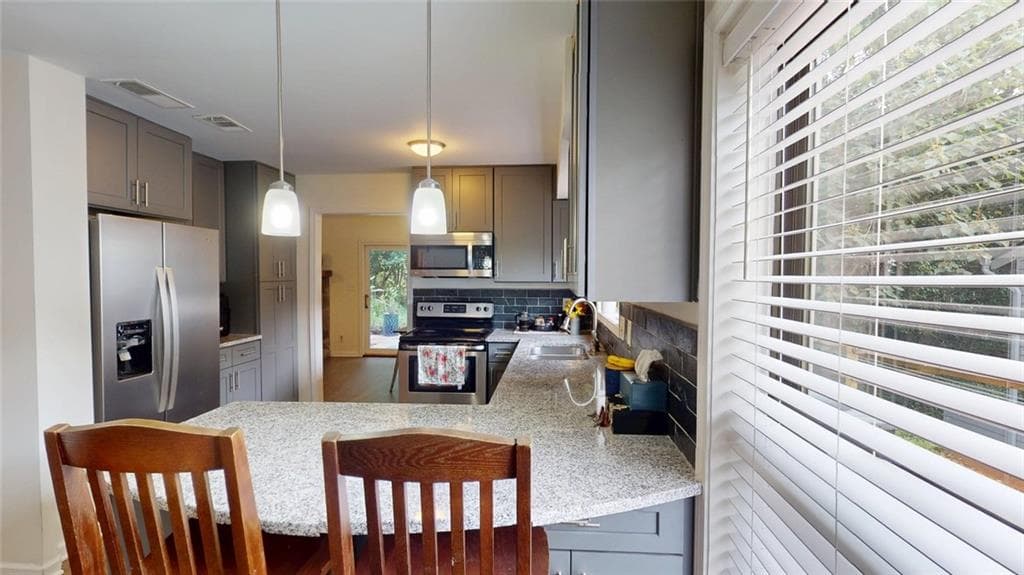 3 bedroom, 3 bathroom, 2,131 sq ft condominium for sale at 6176 Brookwood Road, Peachtree Corners, GA 30092 — photo 8