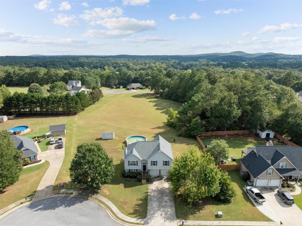 4 bedroom, 3 bathroom, 2,345 sq ft single family residence for sale at 26 Seay Drive, Rome, GA 30161