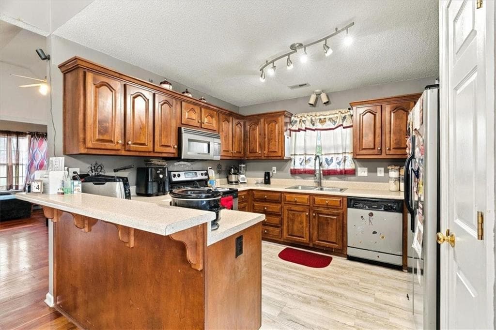 4 bedroom, 3 bathroom, 2,345 sq ft single family residence for sale at 26 Seay Drive, Rome, GA 30161 — photo 8