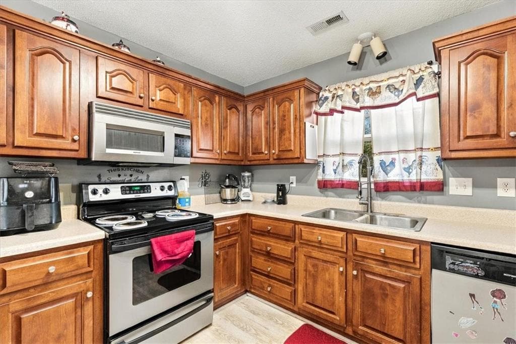 4 bedroom, 3 bathroom, 2,345 sq ft single family residence for sale at 26 Seay Drive, Rome, GA 30161 — photo 10