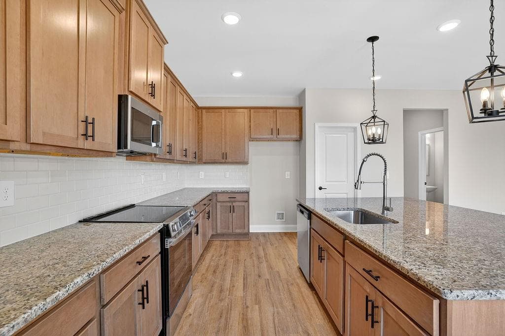 4 bedroom, 4 bathroom, 2,344 sq ft single family residence for sale at 166 Classic Overlook, Homer, GA 30547 — photo 10