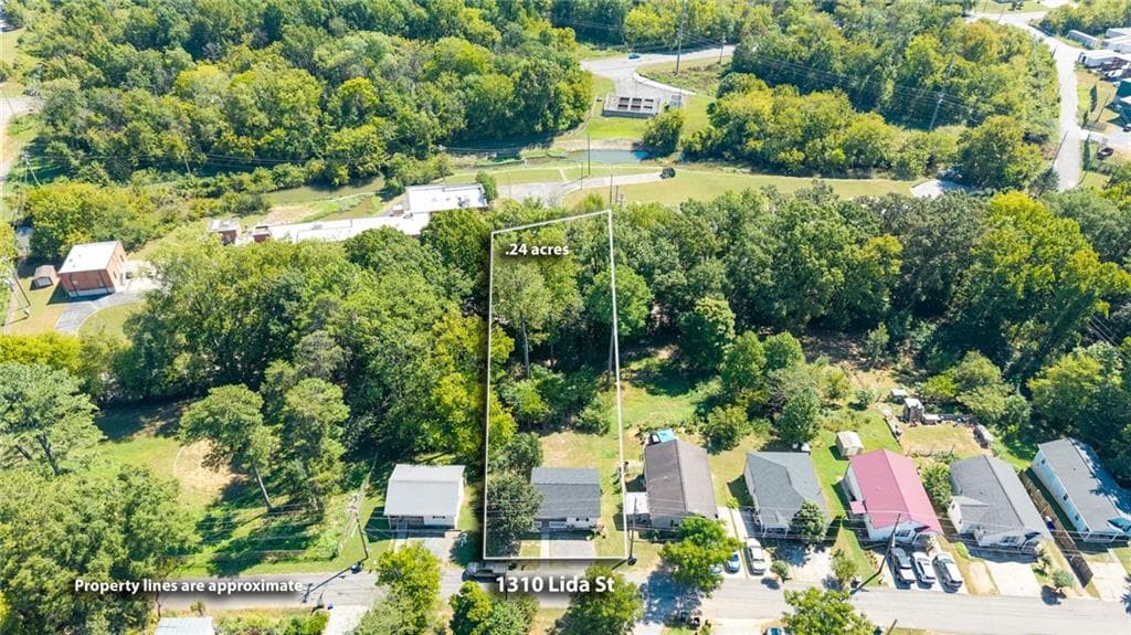 4 bedroom, 2 bathroom, 1,330 sq ft single family residence for sale at 1310 Lida Street, Dalton, GA 30720 — photo 2