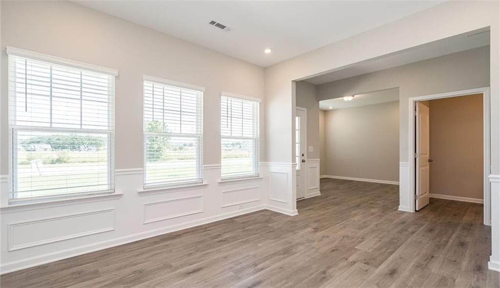 4 bedroom, 3 bathroom, 3,072 sq ft single family residence for sale at 5020 Cecelia Drive, Powder Springs, GA 30127 — photo 4