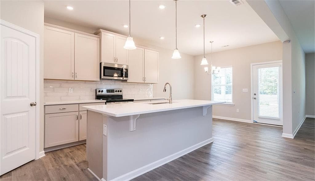 4 bedroom, 3 bathroom, 3,072 sq ft single family residence for sale at 5020 Cecelia Drive, Powder Springs, GA 30127 — photo 5