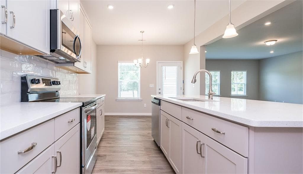 4 bedroom, 3 bathroom, 3,072 sq ft single family residence for sale at 5020 Cecelia Drive, Powder Springs, GA 30127 — photo 6