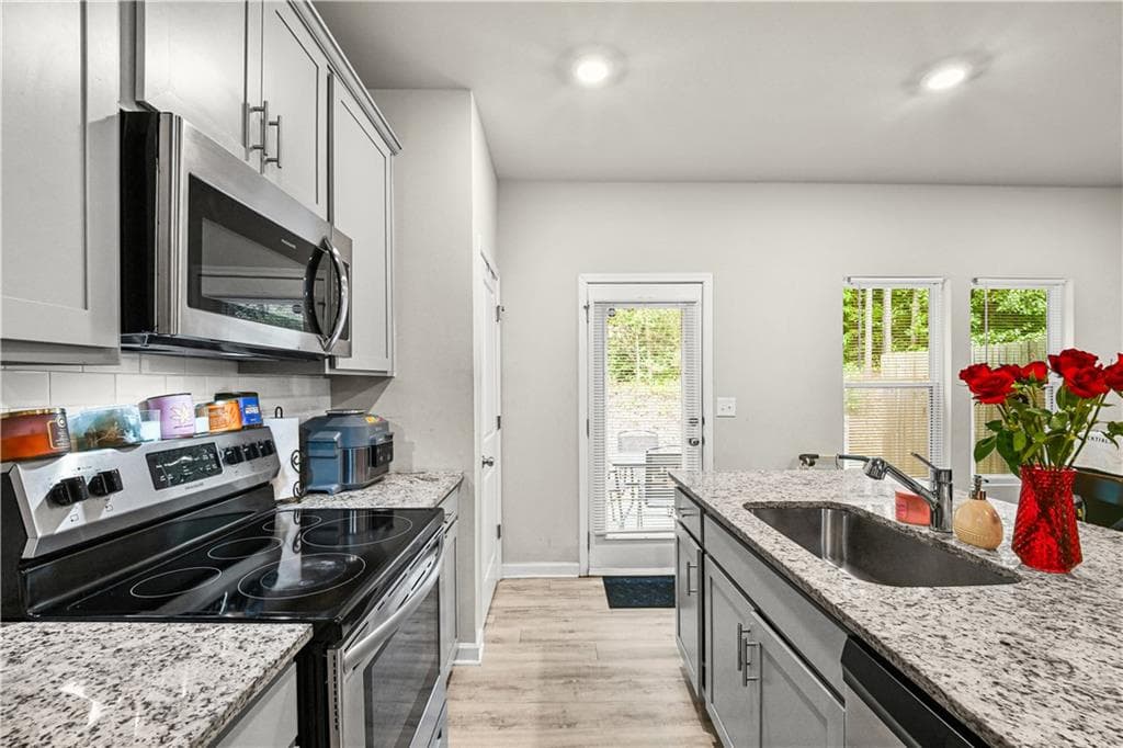 3 bedroom, 3 bathroom, 1,562 sq ft townhouse for sale at 6317 Redan Square, Lithonia, GA 30058 — photo 7