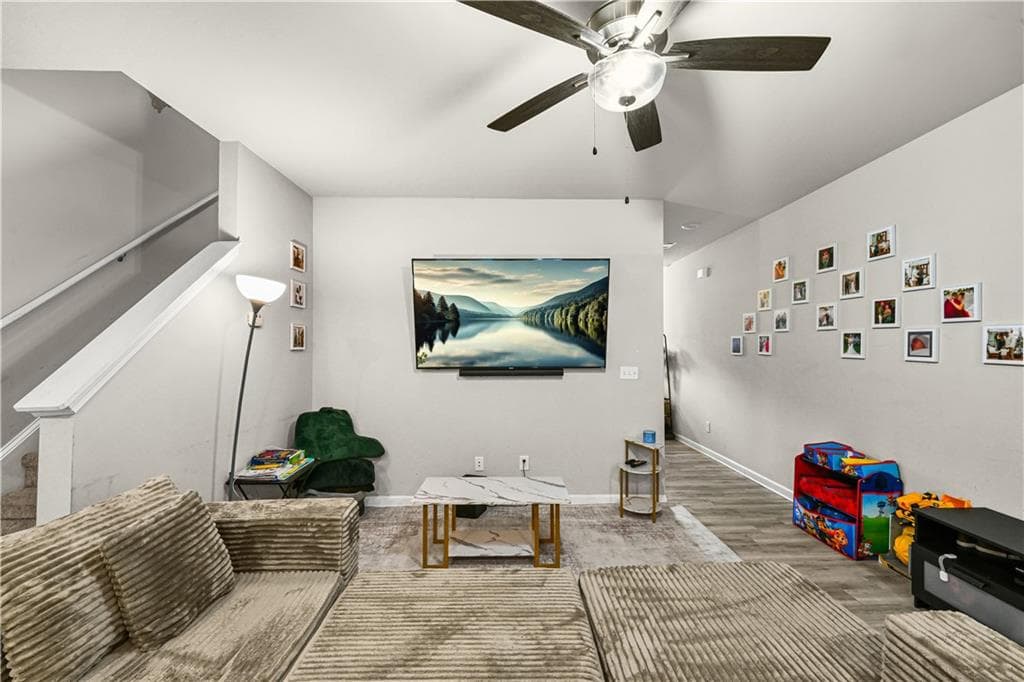 3 bedroom, 3 bathroom, 1,562 sq ft townhouse for sale at 6317 Redan Square, Lithonia, GA 30058 — photo 4